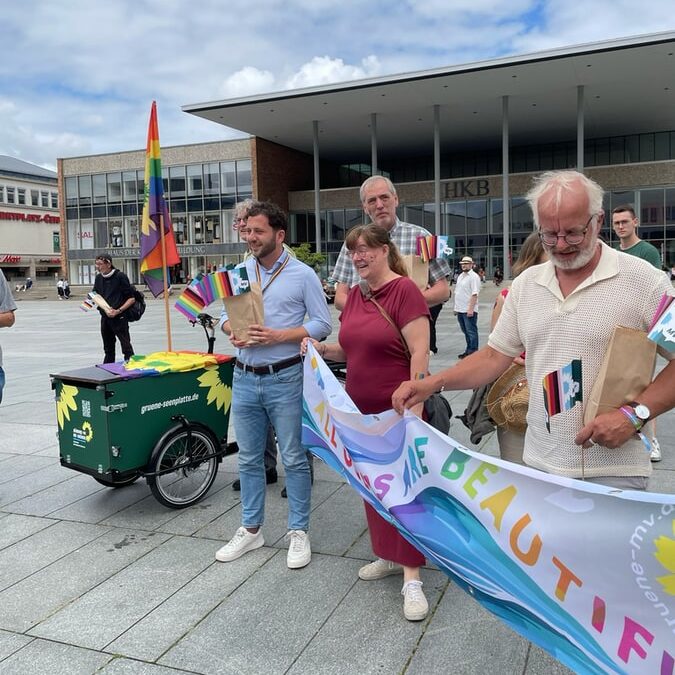 CSD Neubrandenburg 2025 / Felix Banaszak, Jutta Wegner, Rolf Martens